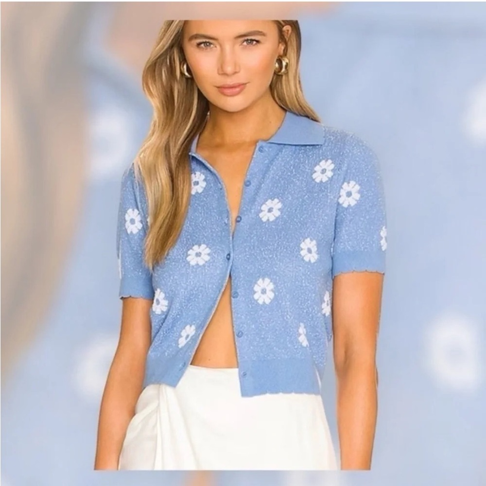 525 Women’s Collared Waterfall in Multi Daises Top Size medium